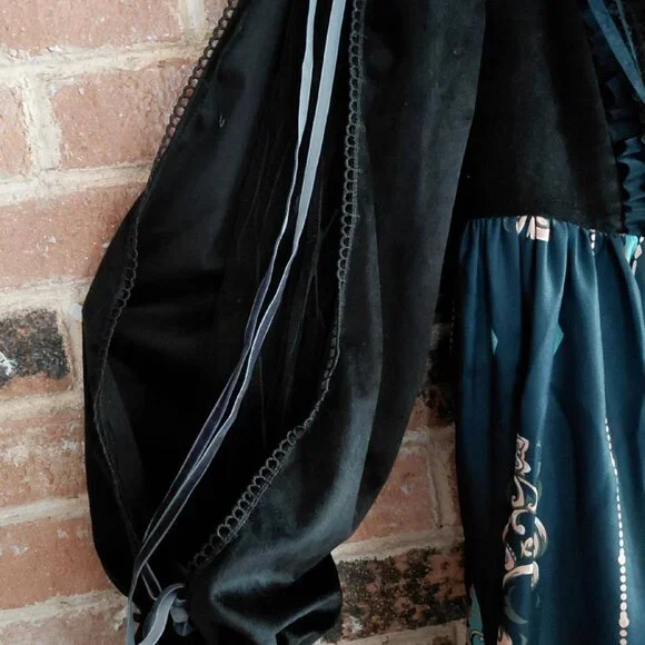 God Redemption Series Cross Skull Print Dress - Picture 3 of 7